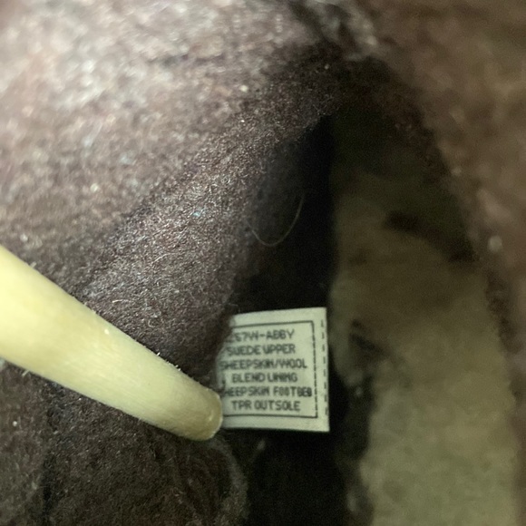 BearPaw Like New  “Abby” Chocolate Suede Boots - Picture 6 of 12